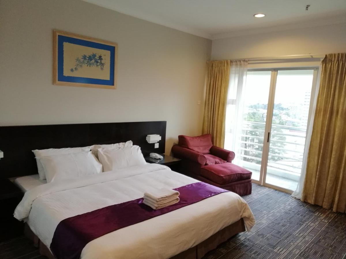 Stayinn Gateway Hotel Apartment Kuching Exterior photo